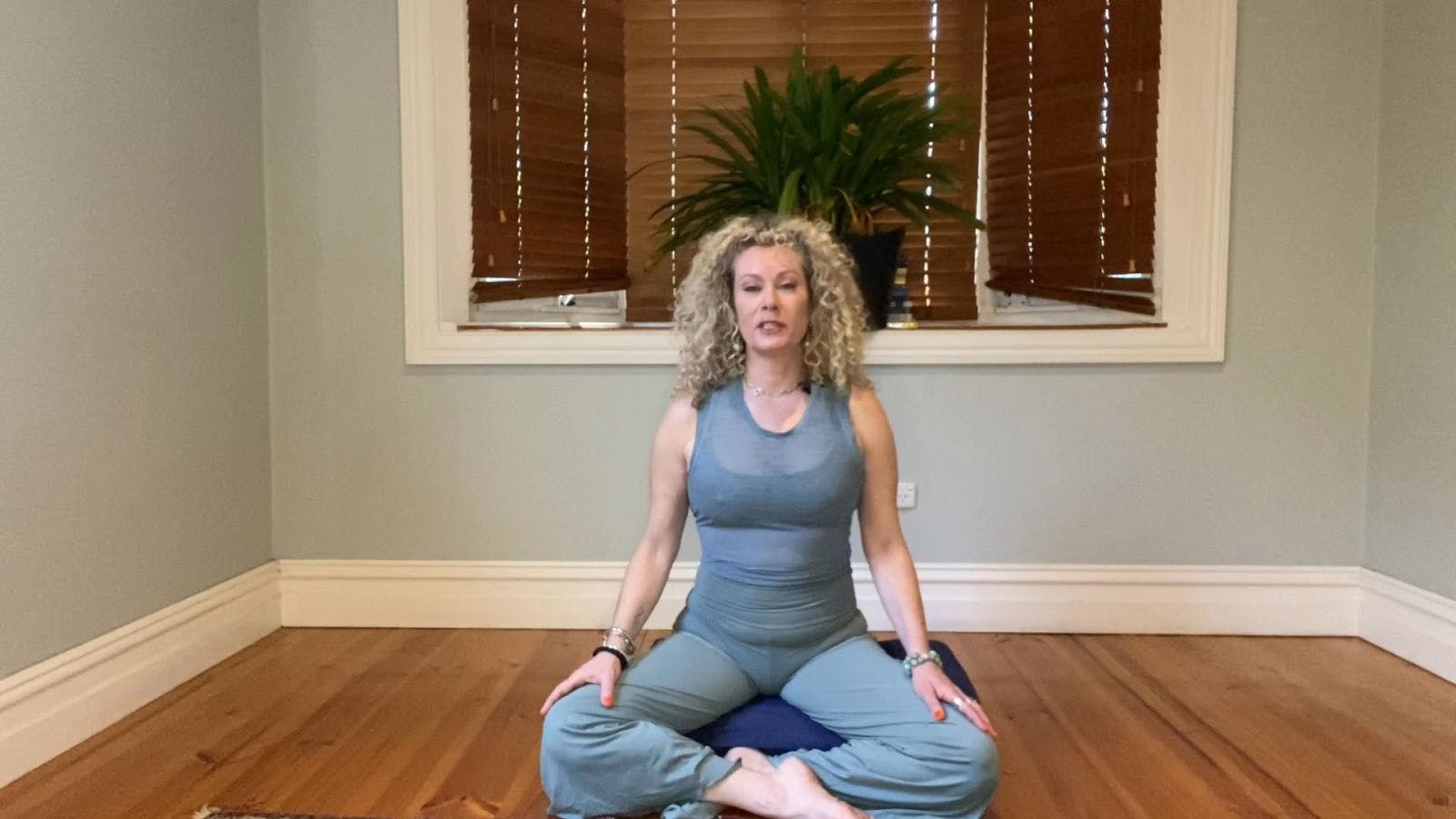 An Introduction To Ujjayi Breath with Rachel Goldenberg
