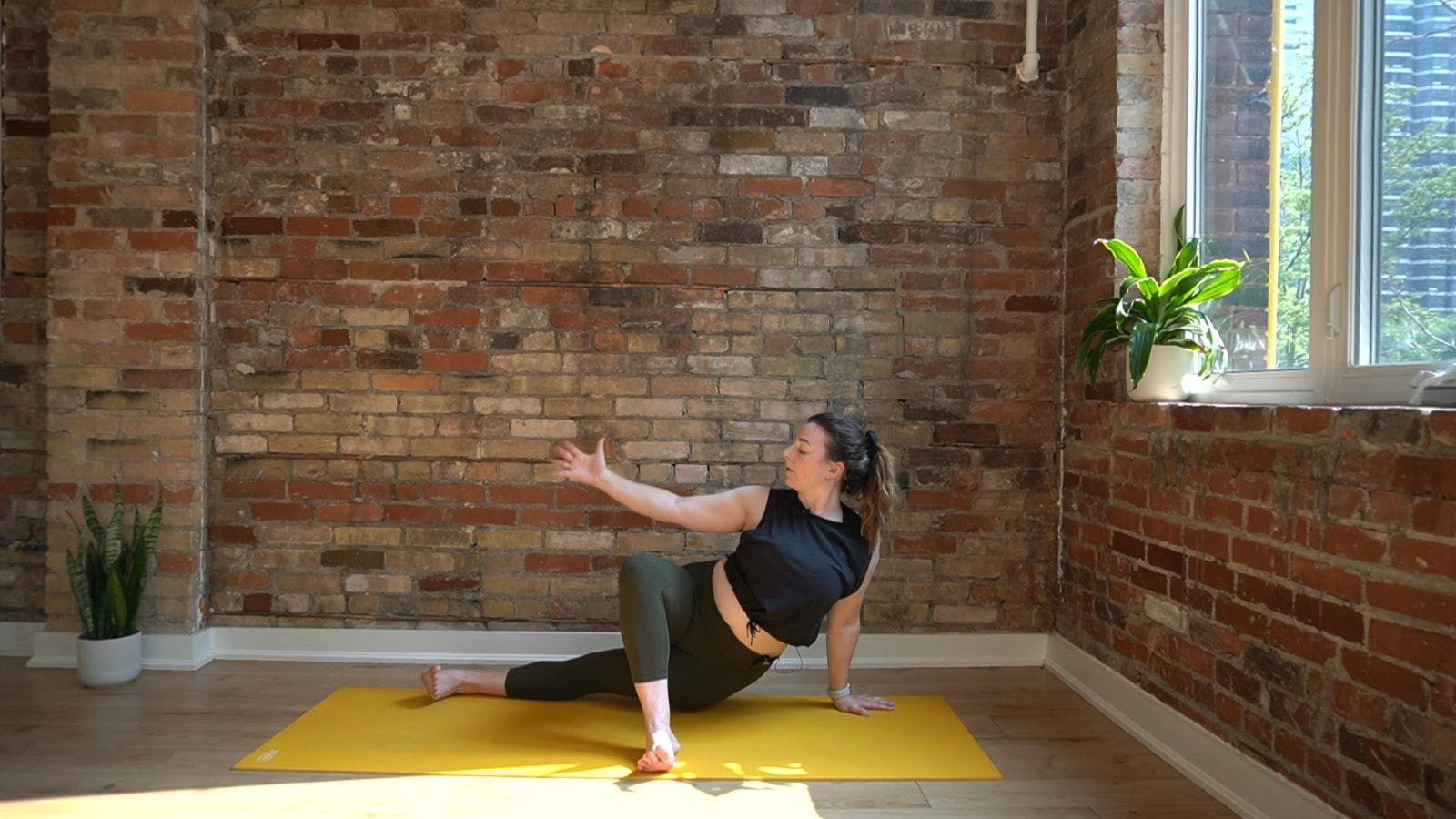 Spicy Side Body Flow with Laura Mack