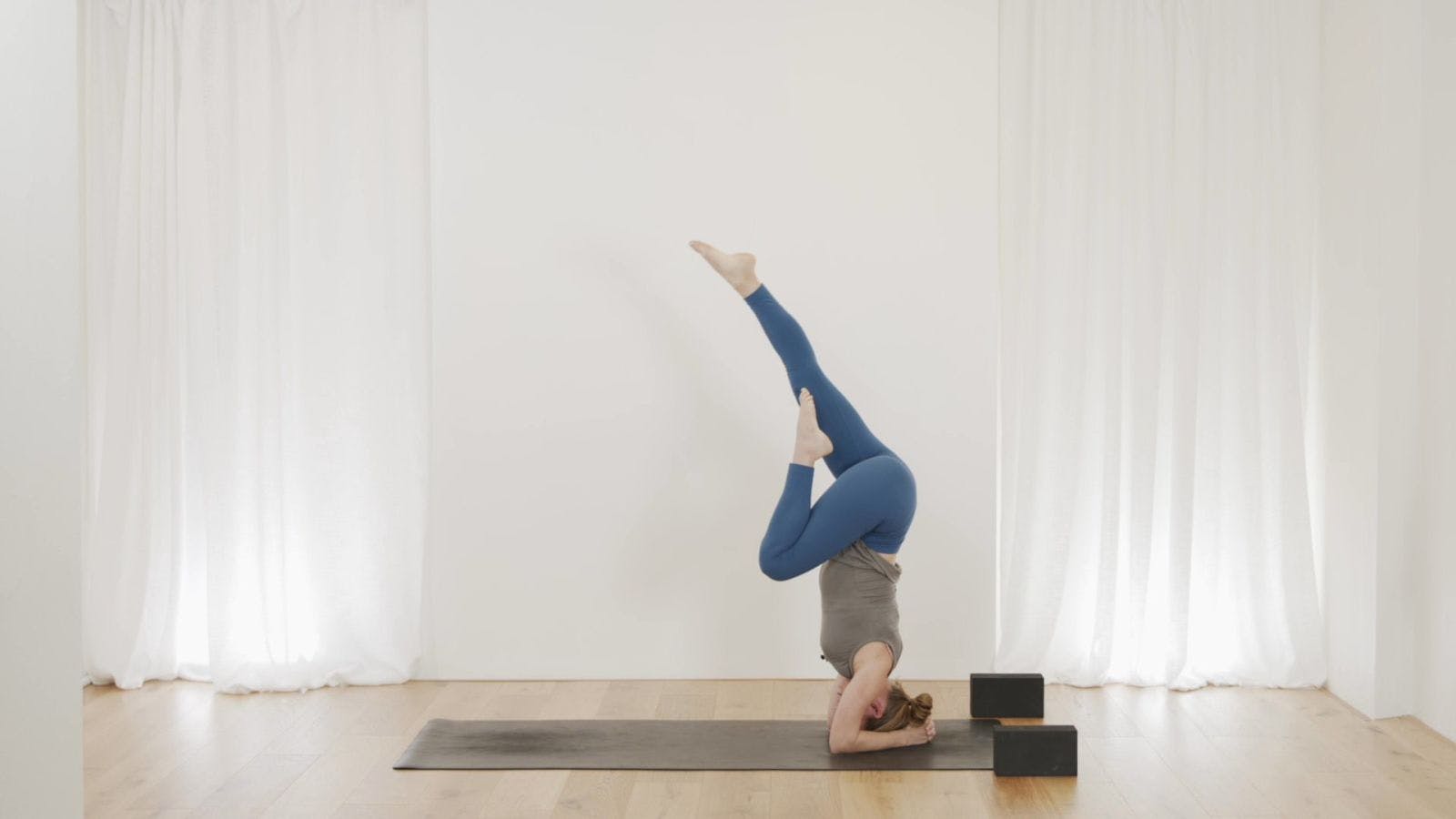 Headstand Flow with Janet Yockers